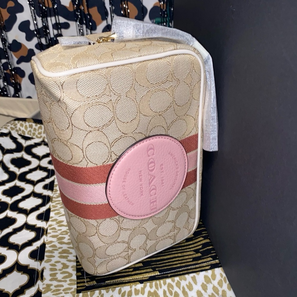 COACH DEMPSEY LARGE BOXY COSMETIC CASE N SIGNATURE JACQUARD WITH COACH PATCH